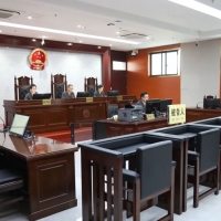 ��Ǯ����������һ���ӱ�����